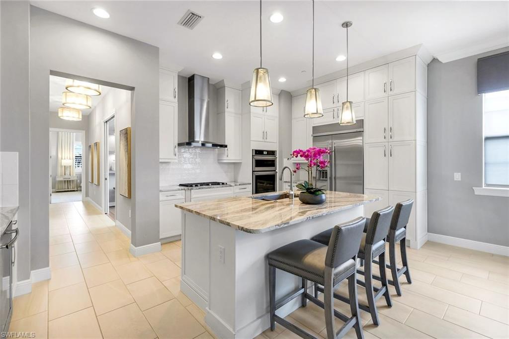 16378 Viansa Way, Unit 301 Naples, FL 34110 - Photo 9 of 32 Breakfast Bar