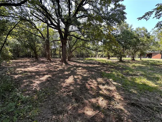 $239,500 | 402 South Shady Shores Road, Shady Shores, TX 76208