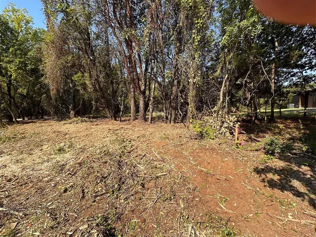 $239,500 | 402 South Shady Shores Road, Shady Shores, TX 76208