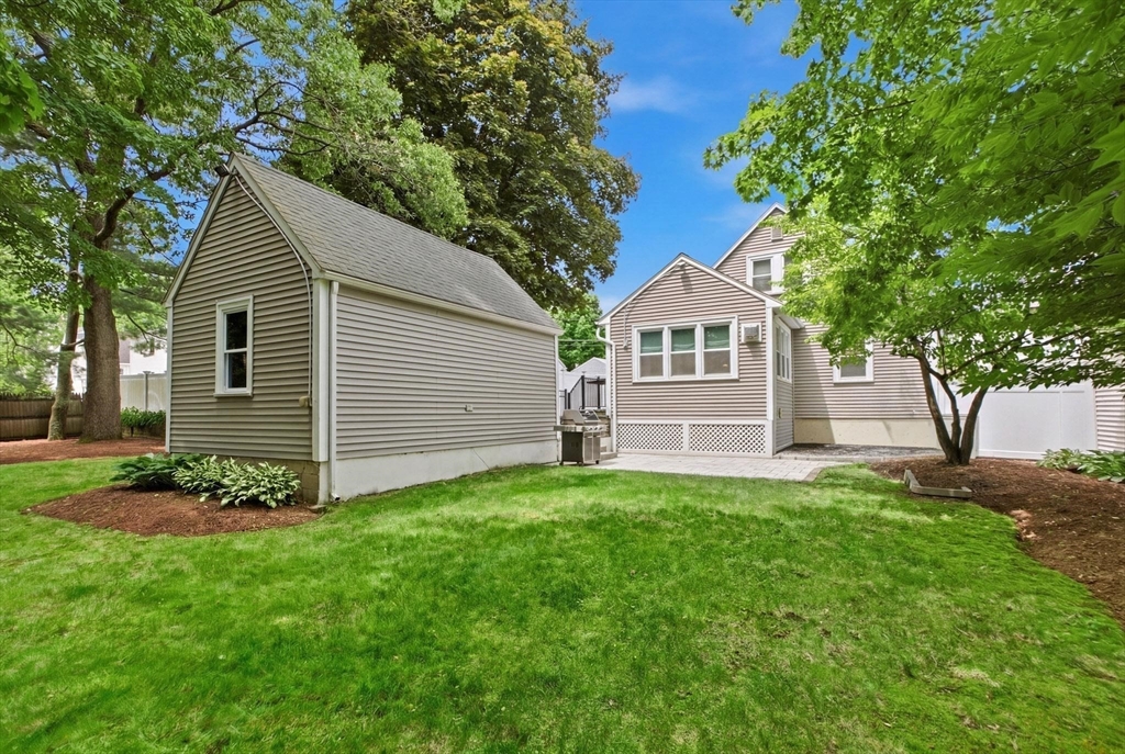 27 Topping Road Andover, MA 01810 - Photo 32 of 36