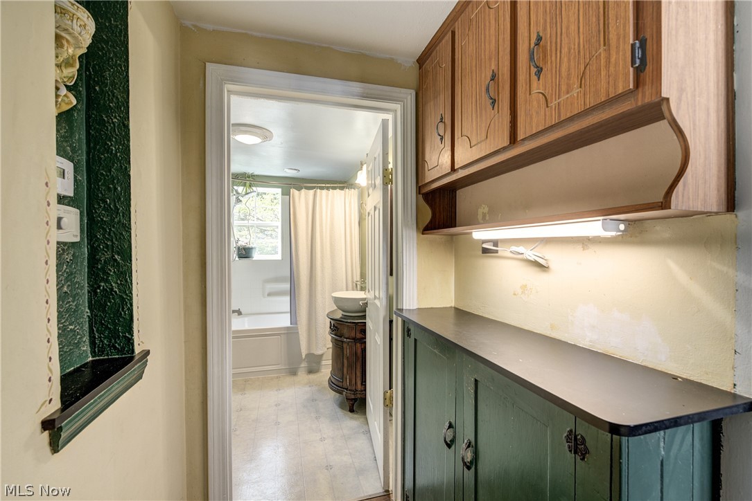343 Bellus Road Hinckley, OH 44233 - Photo 28 of 49 Hallway leading to first floor bathroom
