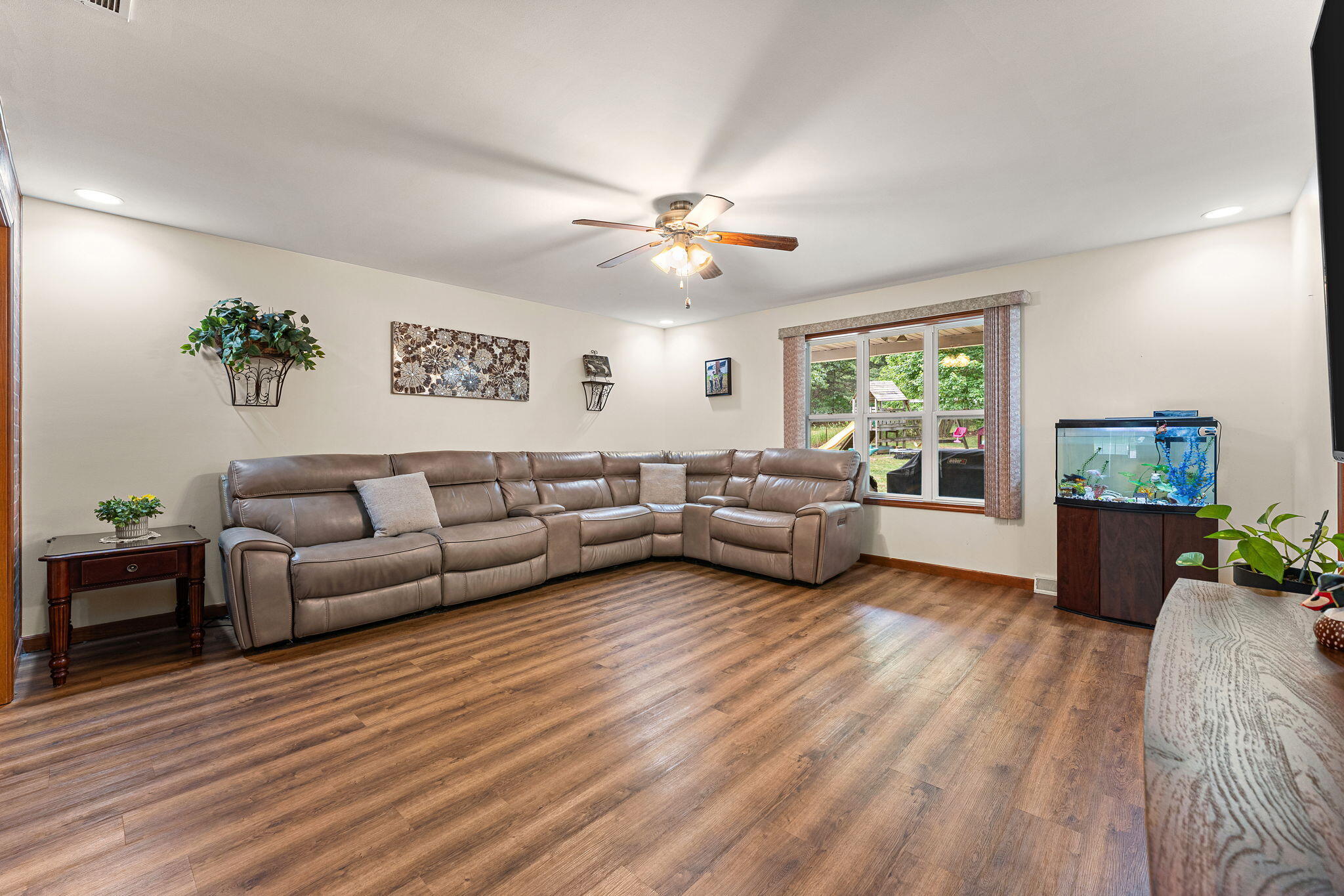 7459 Spring Court Demotte, IN 46310 - Photo 12 of 34 2048x1365