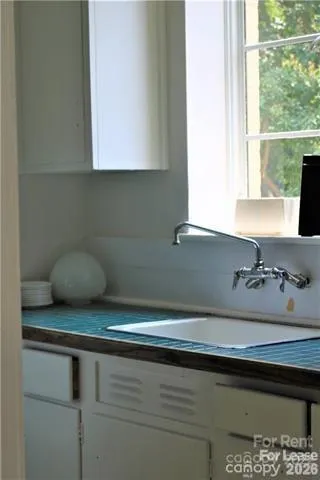 $1,100 | 1121 Myrtle Avenue, Unit 23, Charlotte, NC 28203