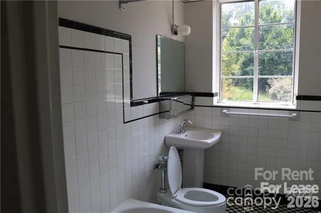 $1,100 | 1121 Myrtle Avenue, Unit 23, Charlotte, NC 28203