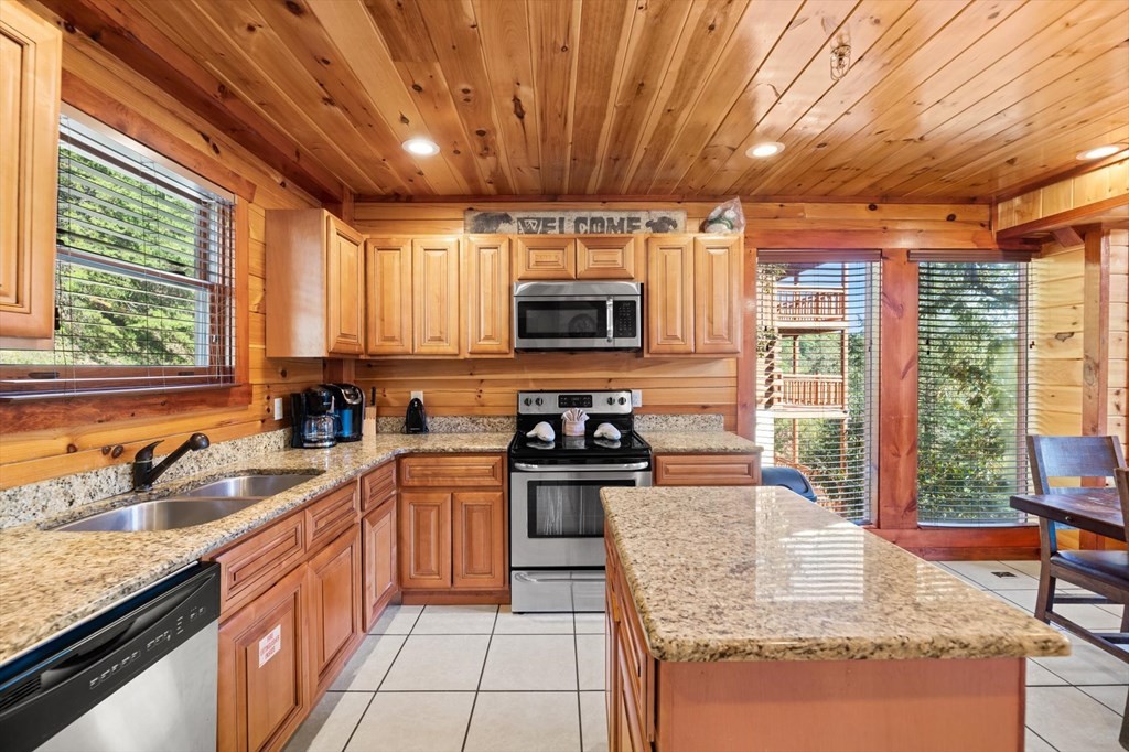 4339 Forest Ridge Way Pigeon Forge, TN 37863 - Photo 7 of 36
