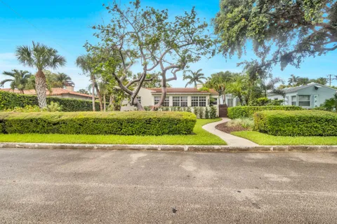 $950,000 | 1219 North Lakeside Drive, Lake Worth Beach, FL 33460