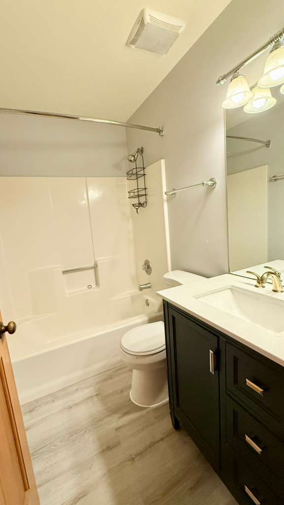 2071 Madison Avenue Gurnee, IL 60031 - Photo 12 of 15