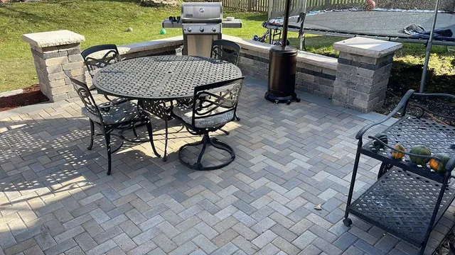 $3,200 | 2071 Madison Avenue, Gurnee, IL 60031