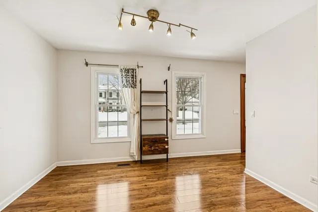 $3,200 | 2071 Madison Avenue, Gurnee, IL 60031