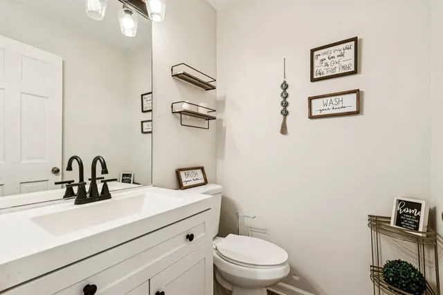 $3,200 | 2071 Madison Avenue, Gurnee, IL 60031