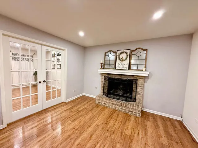 $3,200 | 2071 Madison Avenue, Gurnee, IL 60031