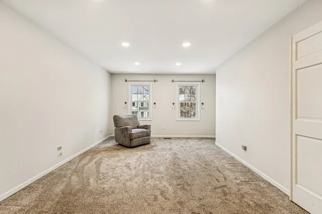 $3,200 | 2071 Madison Avenue, Gurnee, IL 60031