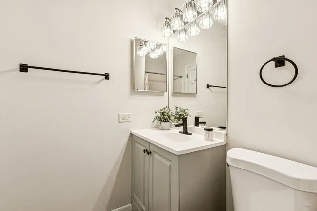 $3,200 | 2071 Madison Avenue, Gurnee, IL 60031