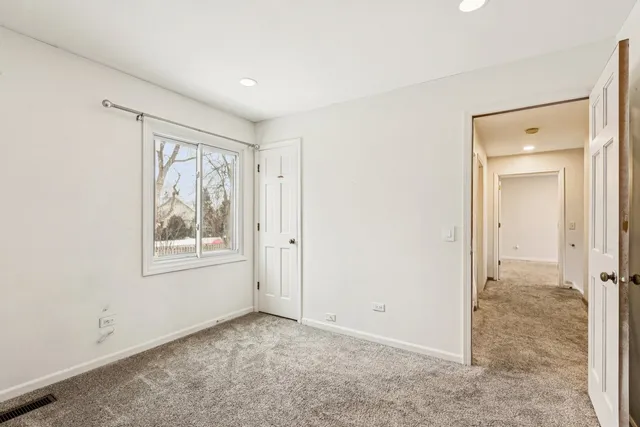 $3,200 | 2071 Madison Avenue, Gurnee, IL 60031