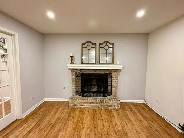 $3,200 | 2071 Madison Avenue, Gurnee, IL 60031