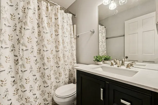 $3,200 | 2071 Madison Avenue, Gurnee, IL 60031