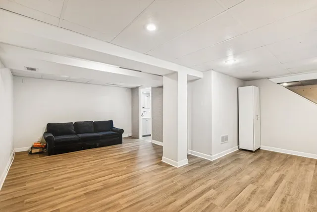 $3,200 | 2071 Madison Avenue, Gurnee, IL 60031