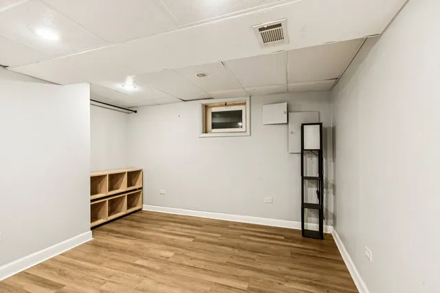 $3,200 | 2071 Madison Avenue, Gurnee, IL 60031