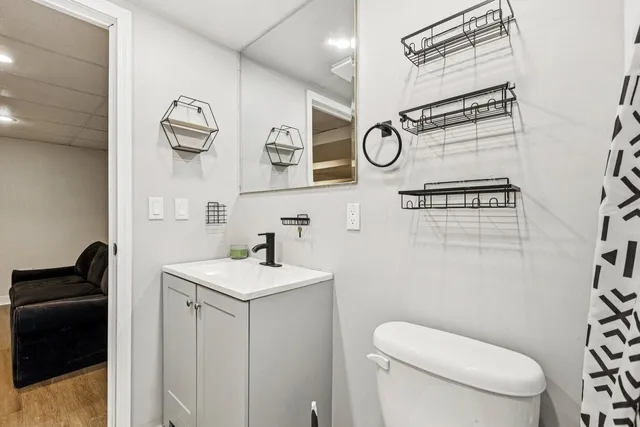 $3,200 | 2071 Madison Avenue, Gurnee, IL 60031