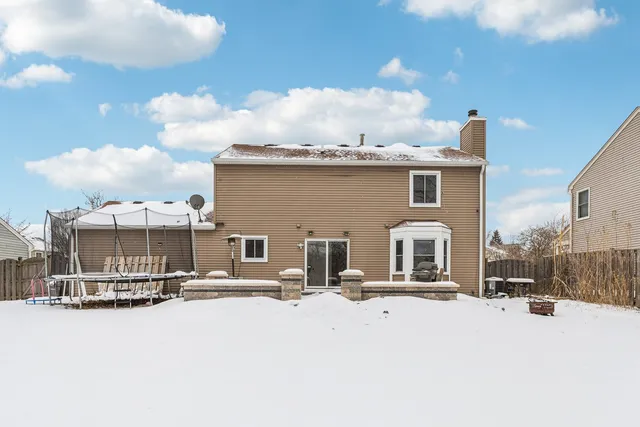 $3,200 | 2071 Madison Avenue, Gurnee, IL 60031