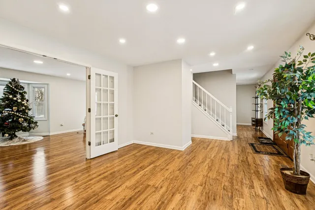 $3,200 | 2071 Madison Avenue, Gurnee, IL 60031