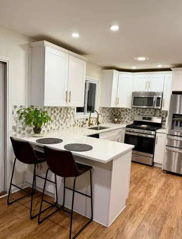 $3,200 | 2071 Madison Avenue, Gurnee, IL 60031