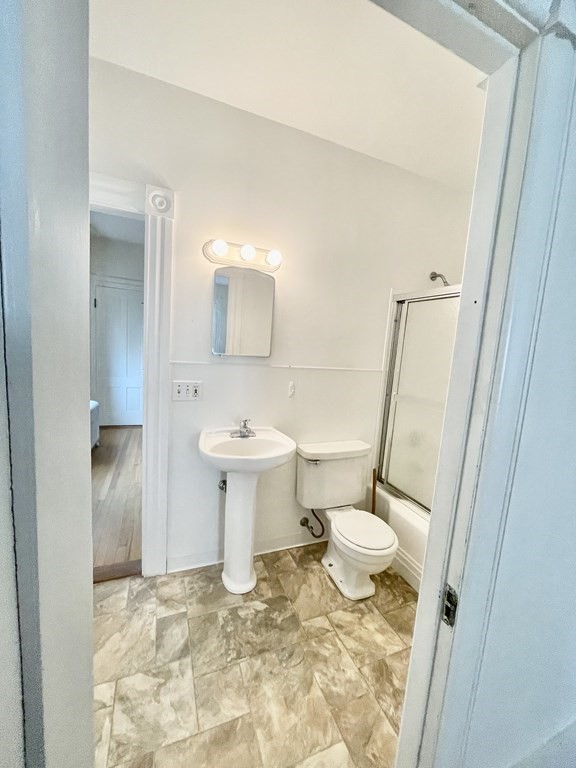 366 High Street Clinton, MA 01510 - Photo 11 of 31 Gallery Image 11