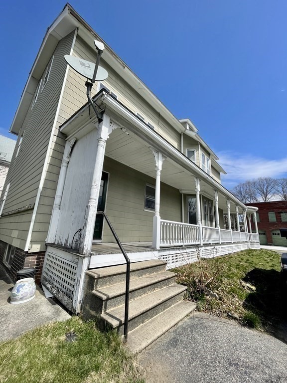 366 High Street Clinton, MA 01510 - Photo 3 of 31 Gallery Image 3