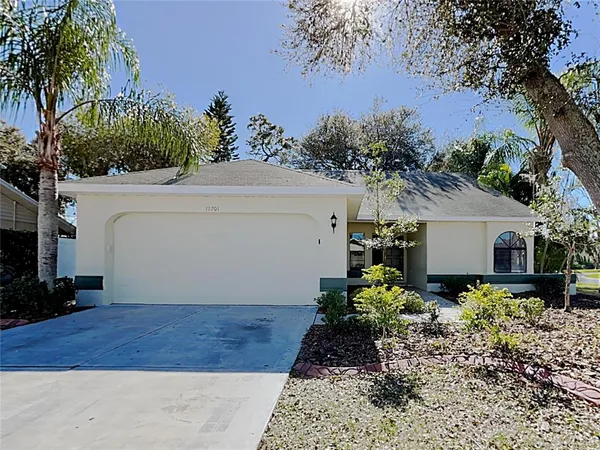 $325,000 | 11701 Lynmoor Drive, Riverview, FL 33579