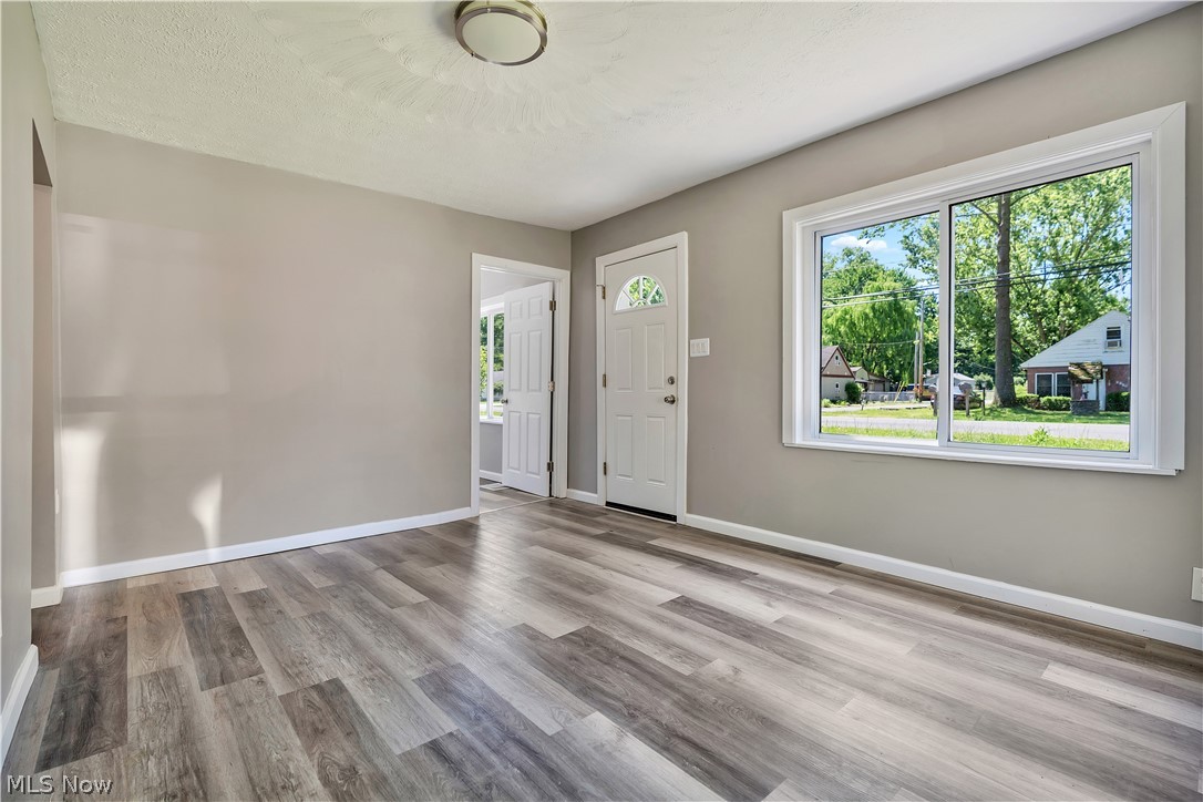 2255 Lake Road Akron, OH 44312 - Photo 3 of 28