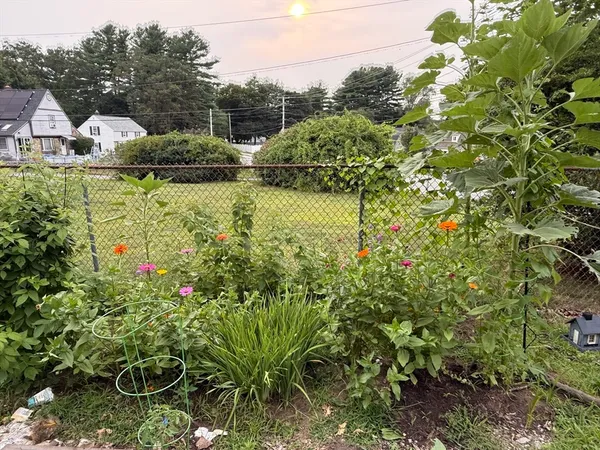 $388,900 | 13 Harwood Street, Oxford, MA 01540