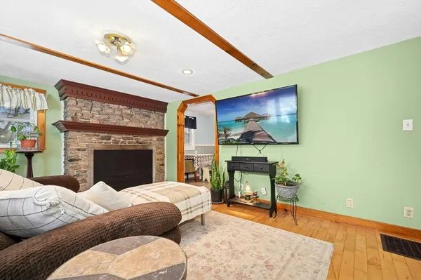 $388,900 | 13 Harwood Street, Oxford, MA 01540