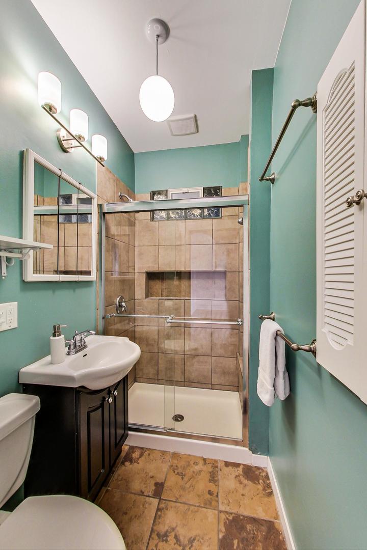 1900 West Nelson Street Chicago, IL 60657 - Photo 18 of 62