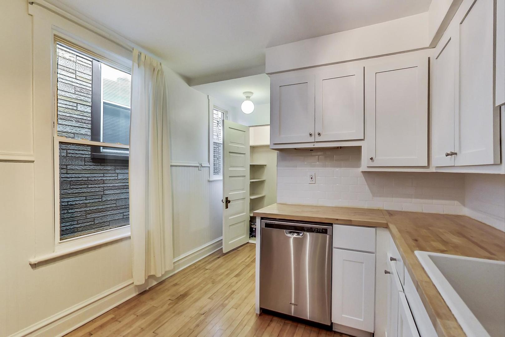 1900 West Nelson Street Chicago, IL 60657 - Photo 25 of 62