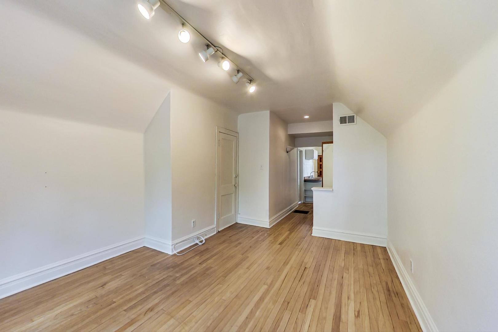 1900 West Nelson Street Chicago, IL 60657 - Photo 40 of 62