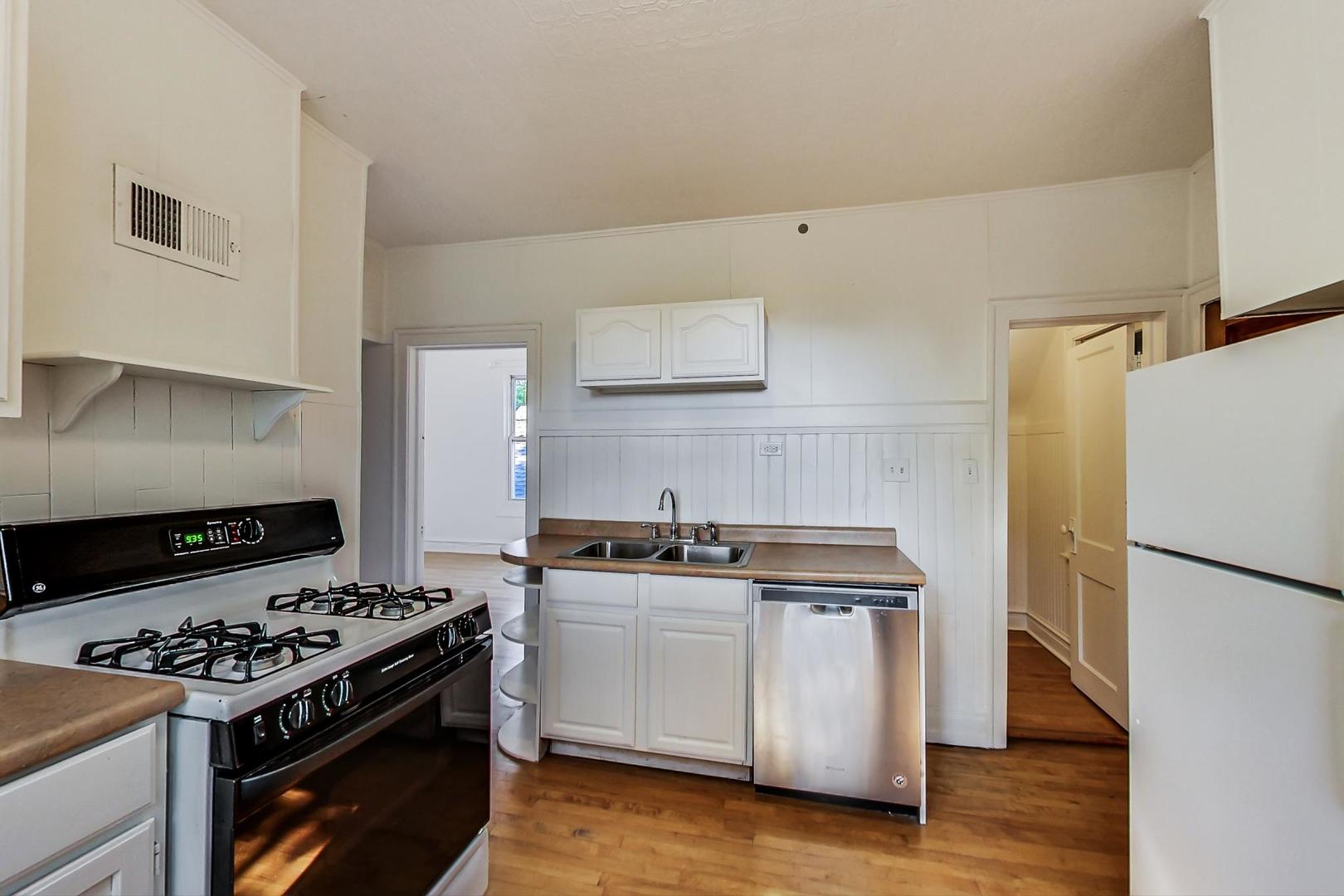 1900 West Nelson Street Chicago, IL 60657 - Photo 41 of 62