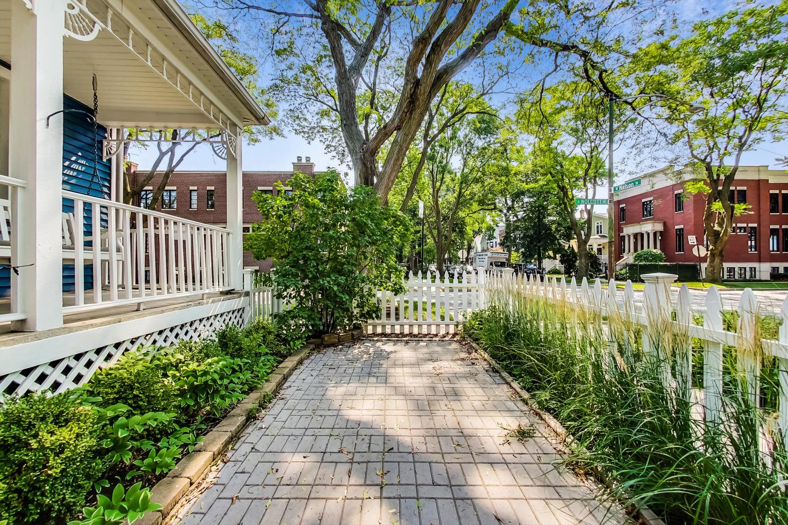 1900 West Nelson Street Chicago, IL 60657 - Photo 6 of 62