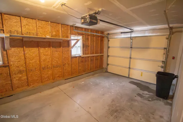 $2,400 | 3275 Maryvale Drive, Schenectady, NY 12304