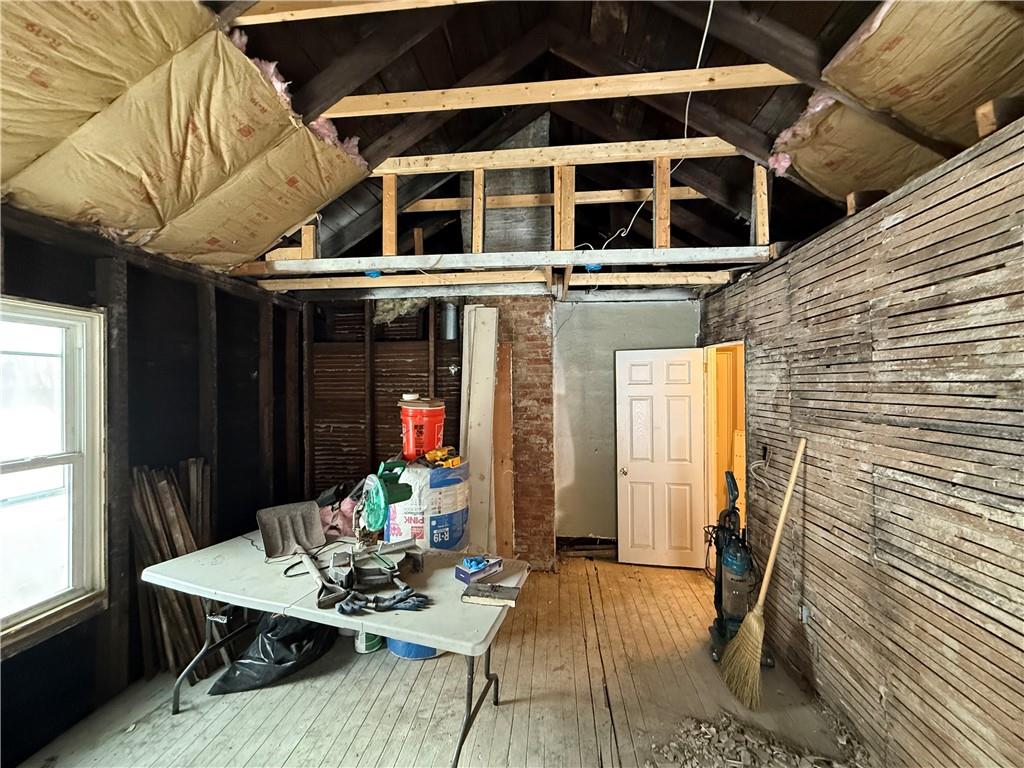 4111 Wildcat Road New Kensington, PA 15068 - Photo 13 of 21 a living room with furniture