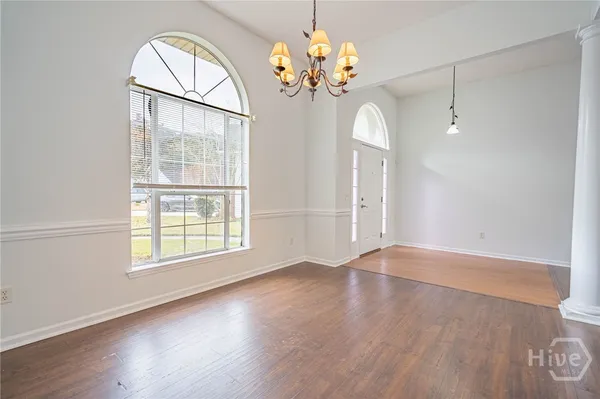 $2,350 | 114 Laurens Lane, Savannah, GA 31419