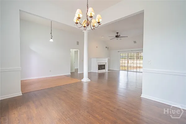 $2,350 | 114 Laurens Lane, Savannah, GA 31419