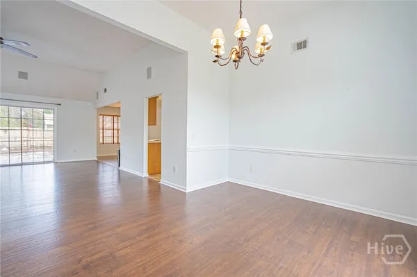 $2,350 | 114 Laurens Lane, Savannah, GA 31419