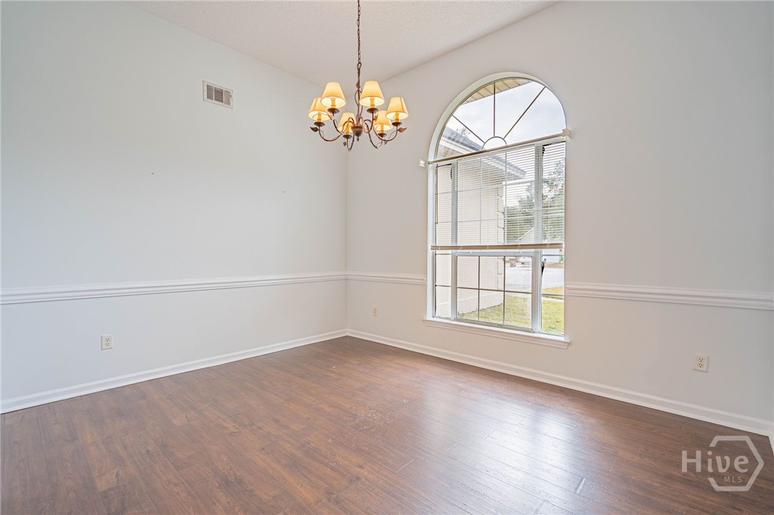 114 Laurens Lane Savannah, GA 31419 - Photo 7 of 35