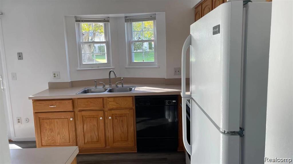 24395 Surfside Road Novi, MI 48374 - Photo 8 of 23