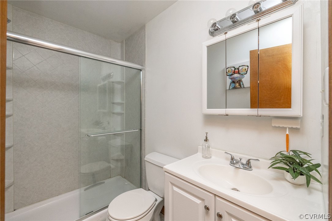 15210 Beach Road Chesterfield, VA 23838 - Photo 23 of 37 Hall Bath