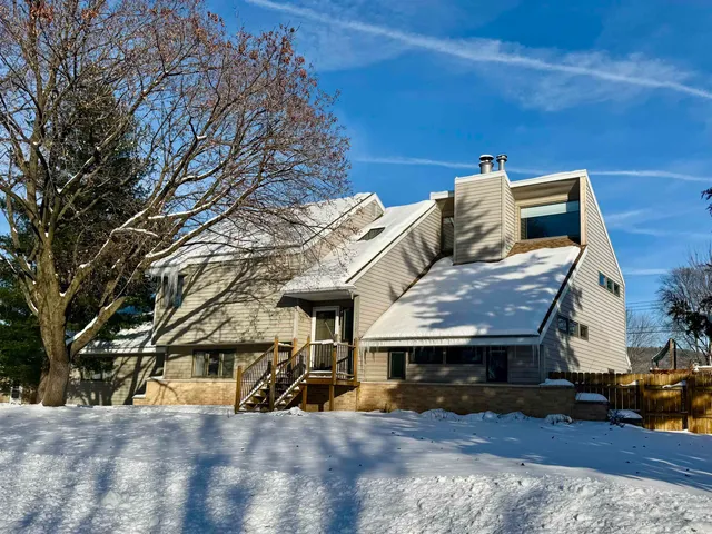 $289,000 | 1014 South 6th Street, Prairie du Chien, WI 53821