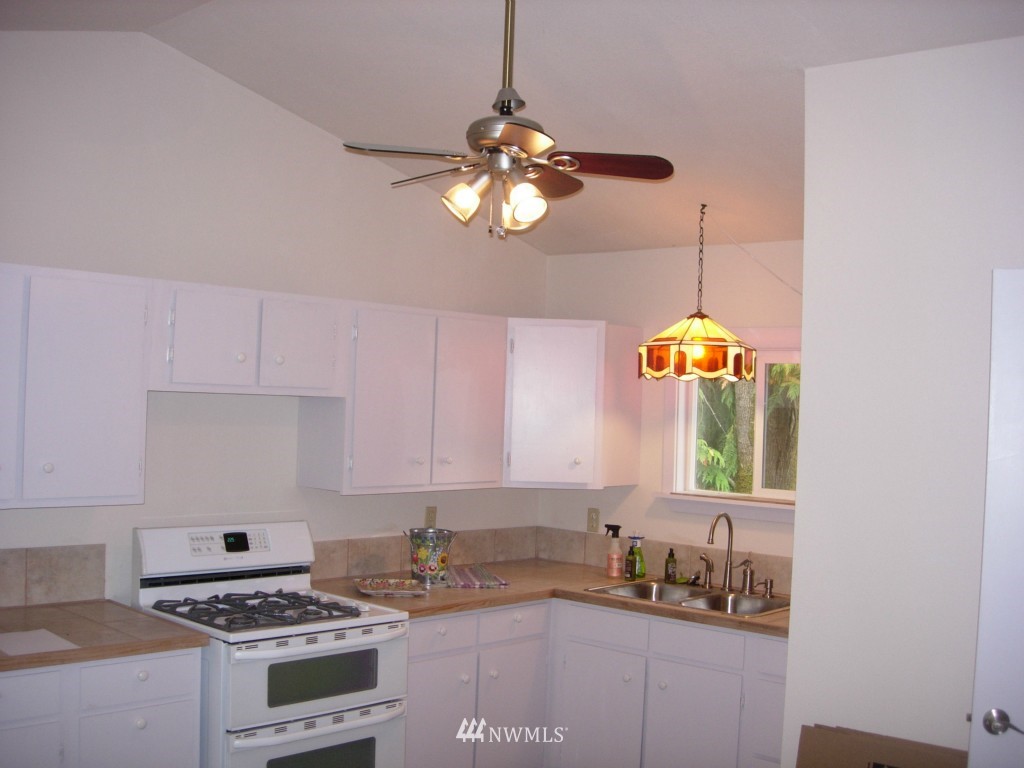 401 Summit Lake Shore Road Northwest Olympia, WA 98502 - Photo 14 of 25