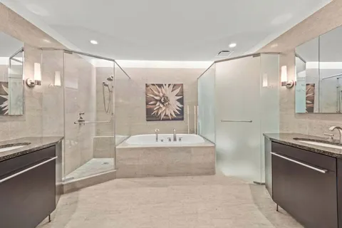 $2,490,000 | 401 North Wabash Avenue, Unit 74D, Chicago, IL 60611