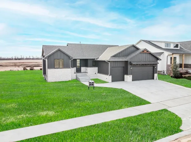 $355,601 | 1149 West Shellbark Lane, Goddard, KS 67052