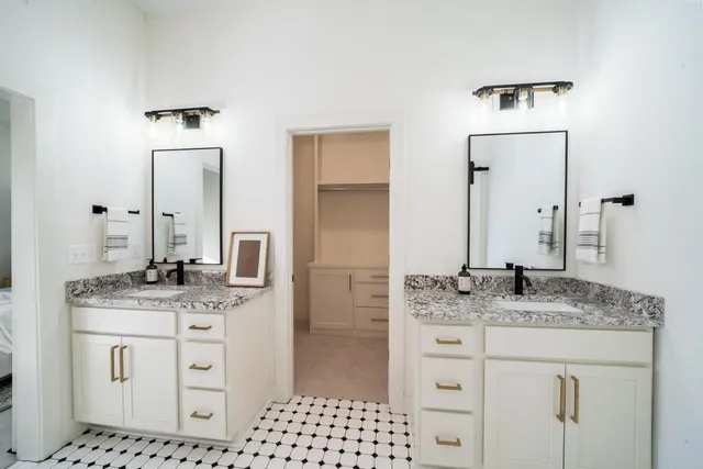 $355,601 | 1149 West Shellbark Lane, Goddard, KS 67052